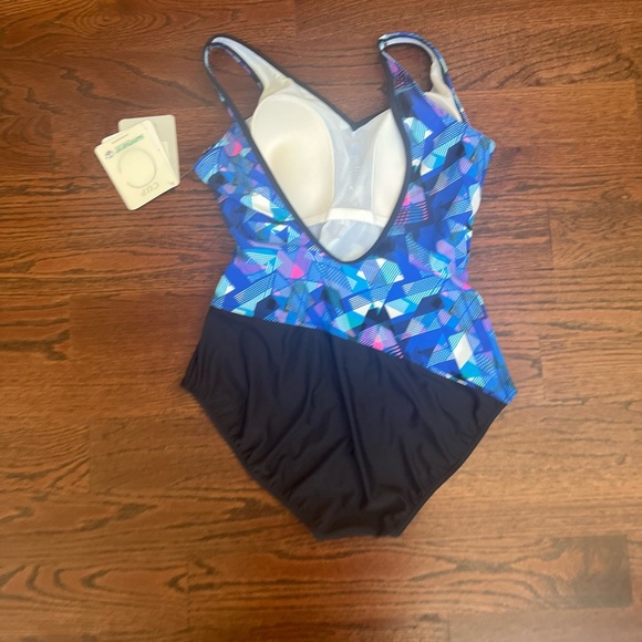 ‼️SALE ‼️ NWT Sunmarin Gorgeous swimsuit in Multi-Color Blue C Cup / Size 16 - Picture 6 of 9